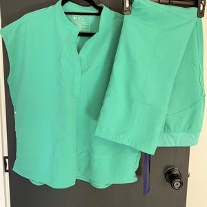 Figs scrub set, SURGICAL GREEN